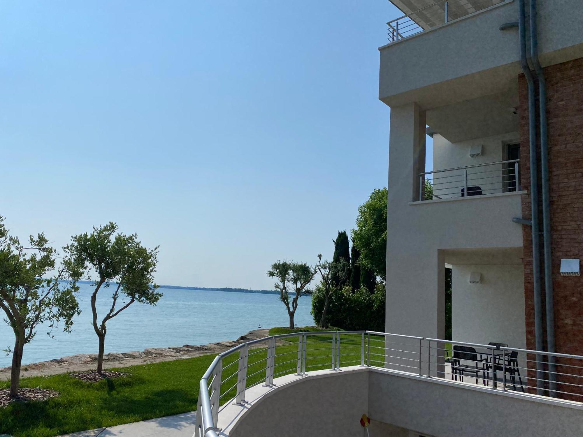 Sirmio Apartments - Darsena Stay Sirmione Exterior photo